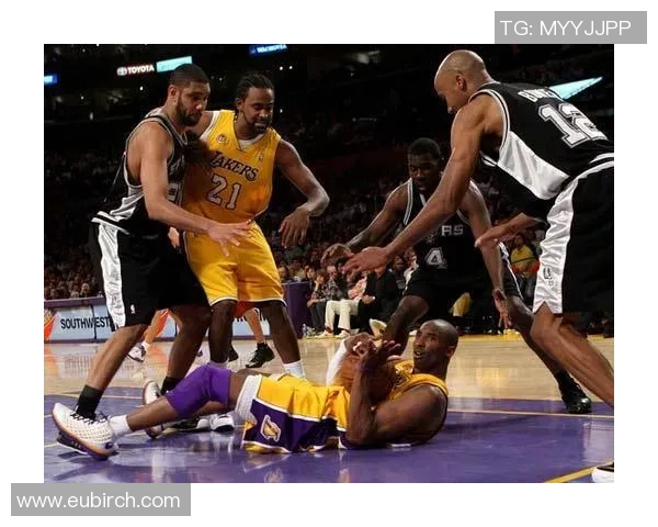 1999年湖人与马刺的激烈对决回顾与分析篮球历史上的经典时刻