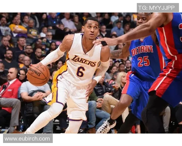 底特律活塞与洛杉矶湖人激战正酣谁能在NBA赛场上笑到最后