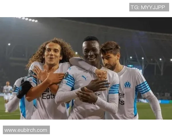 法联赛杯激战特鲁瓦对决朗斯双方争夺晋级名额的精彩对抗